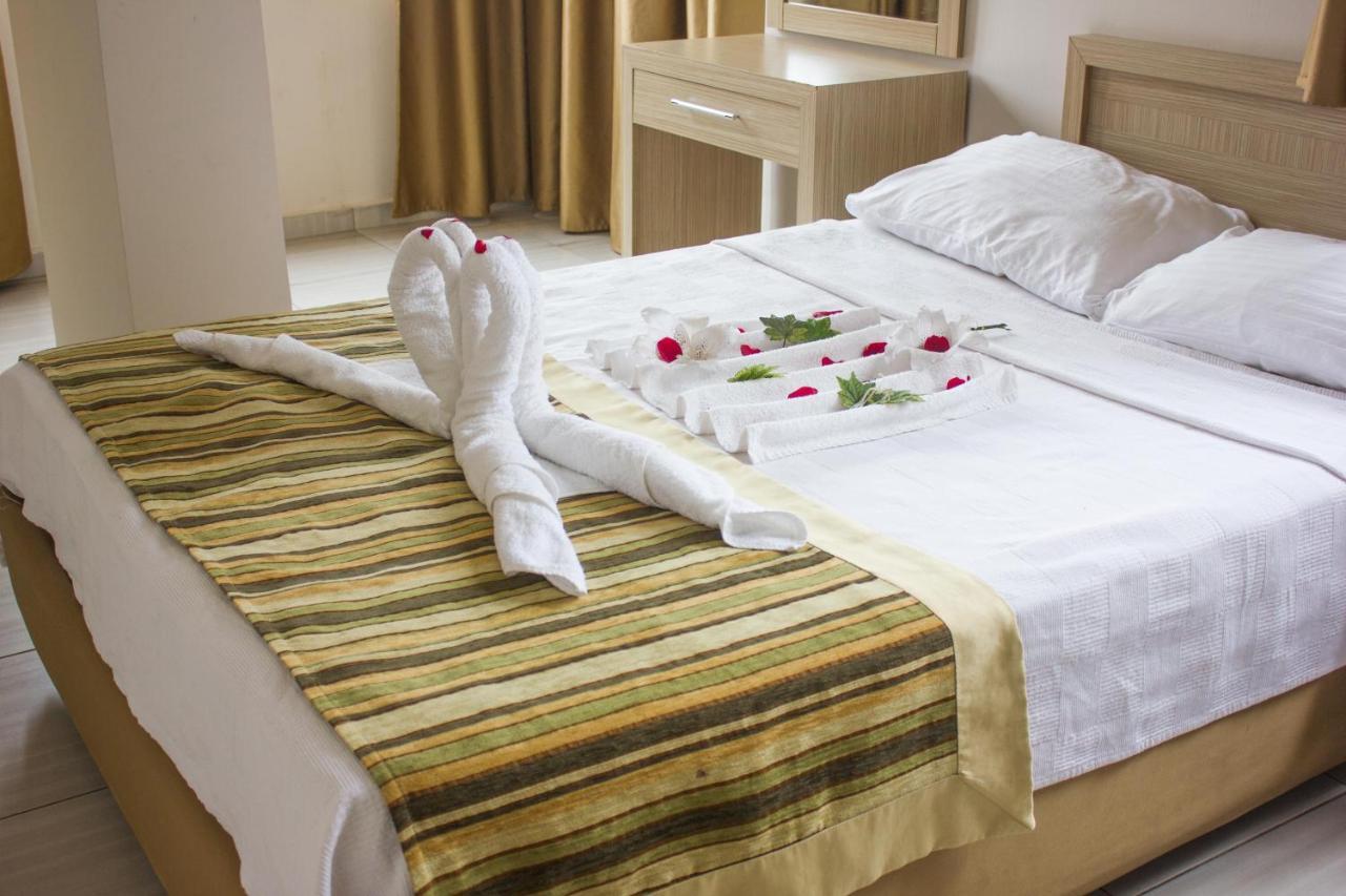 Denizhan Hotel Анталия Екстериор снимка
