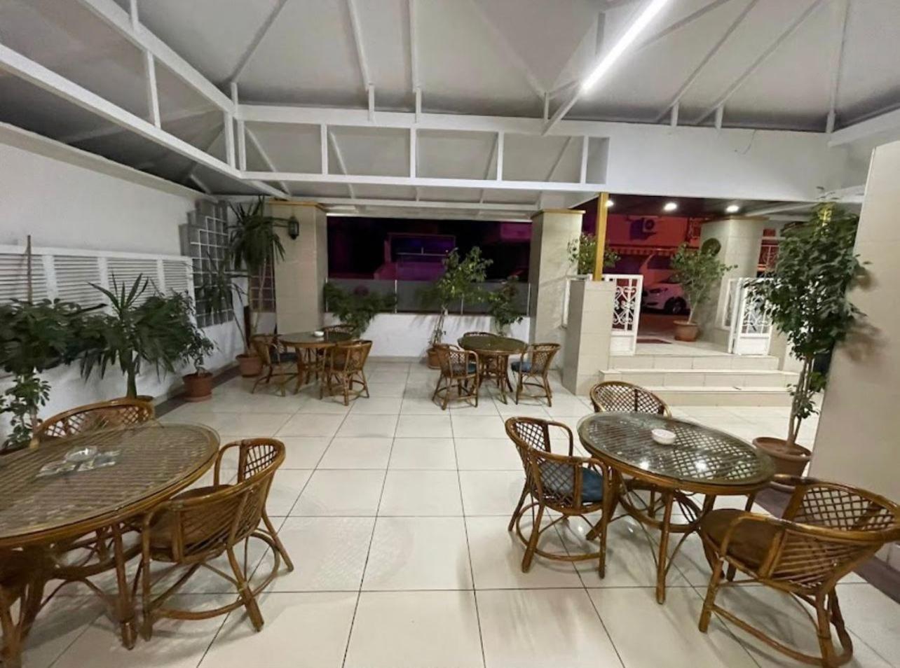 Denizhan Hotel Анталия Екстериор снимка