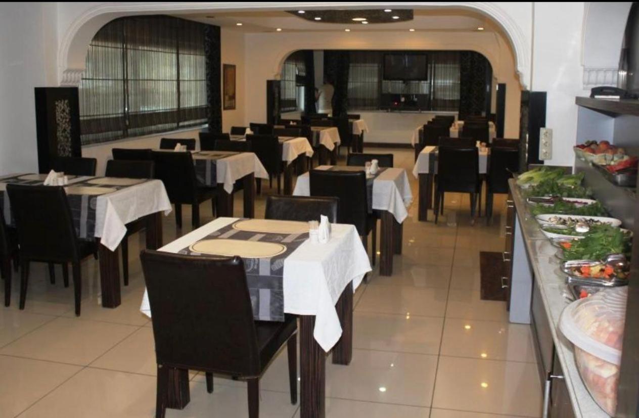 Denizhan Hotel Анталия Екстериор снимка