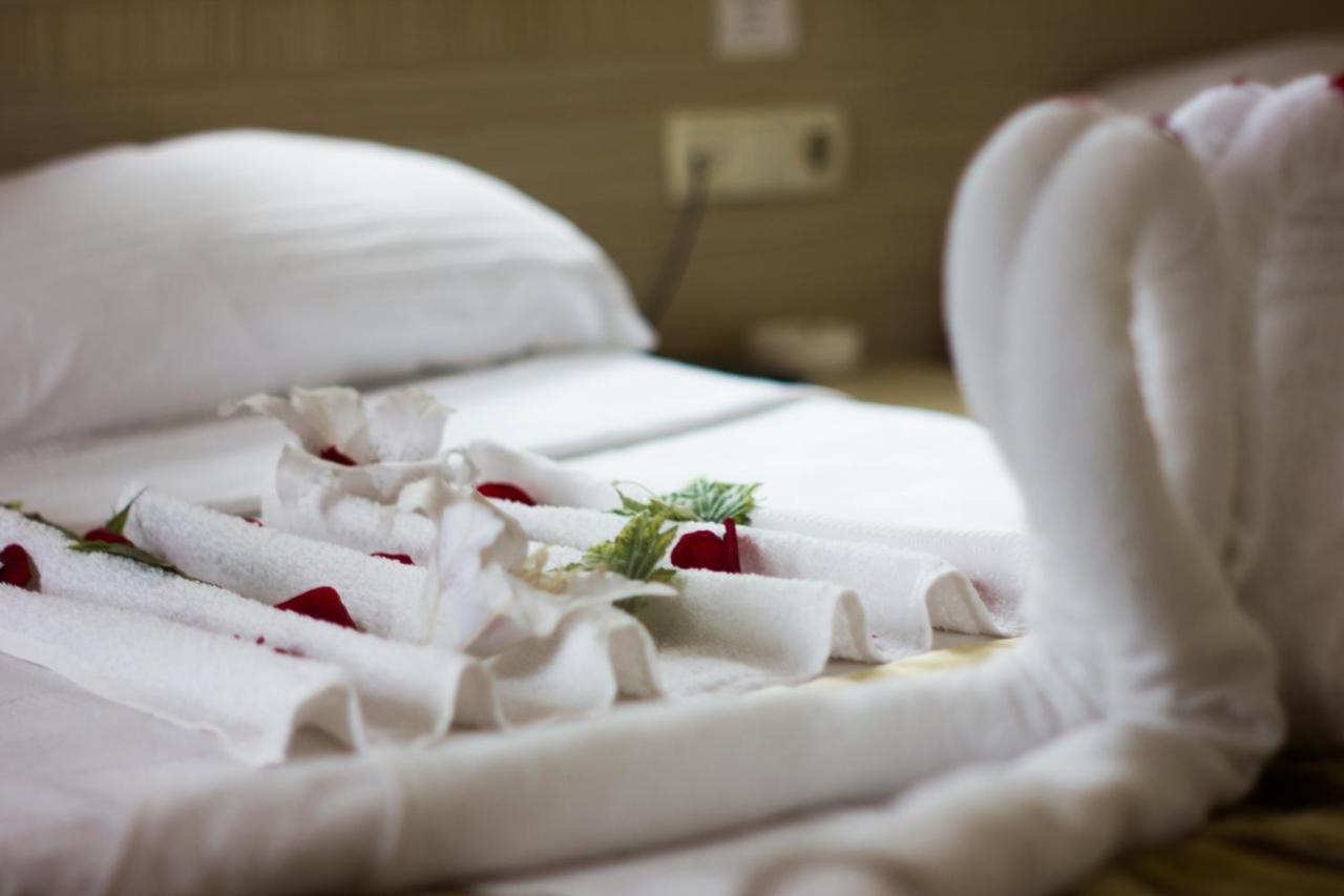 Denizhan Hotel Анталия Екстериор снимка